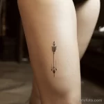 Интимное тату на фото - Tiny arrow tattoo near the groin style raw styl cacde a ba fbc _1_2 - 080224 tatufoto.com 493