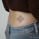 Интимное тату на фото - Tiny geometric pattern tattoo near the pelvic area bbea edc a ac cedaa _1 - 080224 tatufoto.com 497