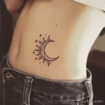 Интимное тату на фото - Tiny sun and moon tattoo on the lower abdomen sty ab edf dce bd ad - 080224 tatufoto.com 525