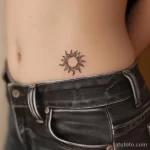 Интимное тату на фото - Tiny sun tattoo on the lower abdomen style raw bcb a ccf a cfb - 080224 tatufoto.com 533