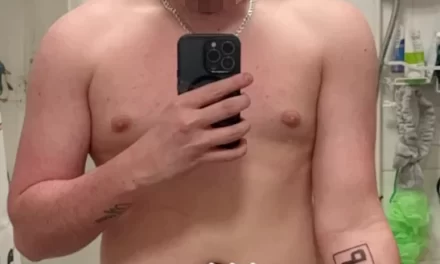 Парень сделал огромную татуировку с номером своего автомобиля и озадачил пользователей социальных сетей