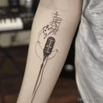 Татуировка про радио - Realistic example of a tattoo on a persons body feat e bee efcb _1 - 130224 tatufoto.com 036
