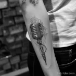 Татуировка про радио - Realistic tattoo idea showcasing a classic microphon ad ae eb cd cce - 130224 tatufoto.com 161