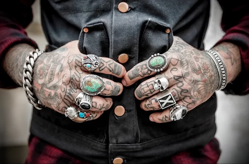 Что делать, если татуировка вызывает споры в семье - фото для tatufoto.com 20.03.2024 15