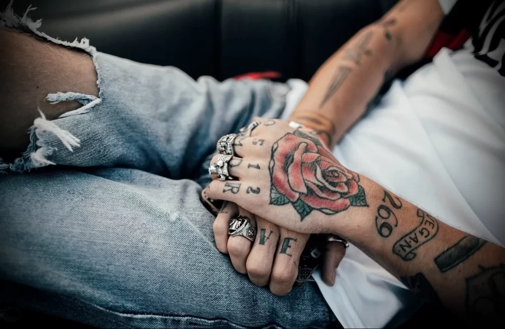 Что делать, если татуировка вызывает споры в семье - фото для tatufoto.com 20.03.2024 2
