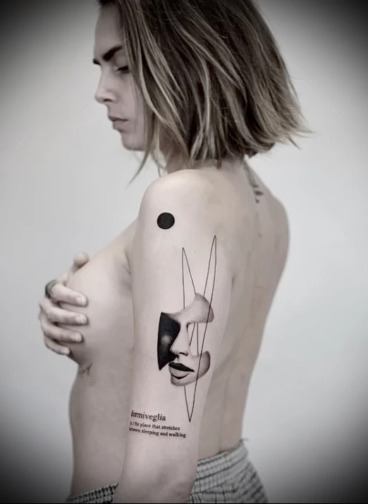 Кара Делевин исправляет татуировку - ошибки и обновления 2024 - фото для tatufoto.com 21.04.24 6