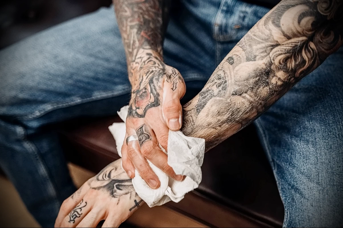 Что делать, если татуировка начинает шелушиться - 040524 tatufoto.com 001