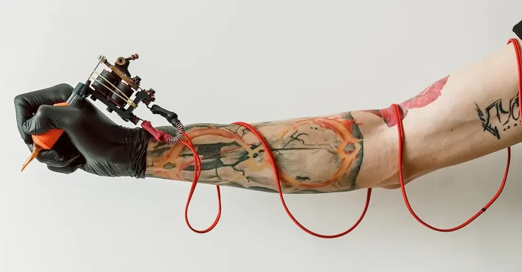 Как влияет татуировка на поиск работы 6 - 260824 tatufoto.com 06