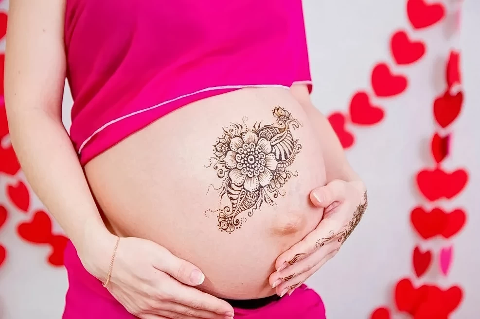 Можно ли делать татуировку во время беременности 5 - 270824 tatufoto.com 05