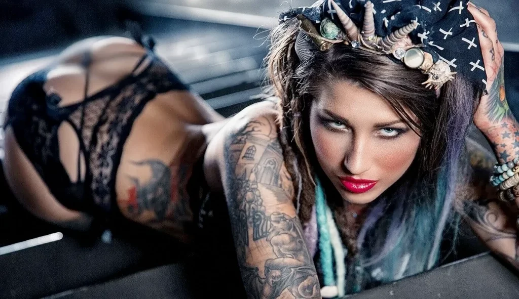ИСТОРИЯ ТАТУИРОВКИ В МОДЕ - tatufoto.com 01092024 32