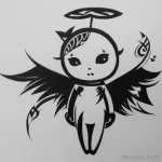 Черно-белое фото тату с изображением милого ангела с большими черными крыльями и нимбом. Эскиз выполнен в графическом стиле.