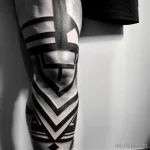 close up of a muscular man s calf tatufoto.com 067