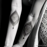 sexy close up of a woman s wrist with a geometric tattoo tatufoto.com 135