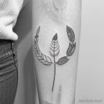wreath with feathers tattoo outline tatufoto.com 324