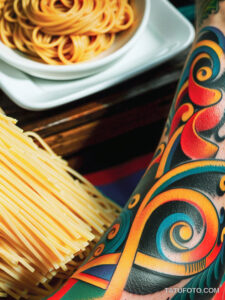 Кулинарные тату шеф-поваров - Colorful tattoo of pasta and a fork, tatufoto.com 045