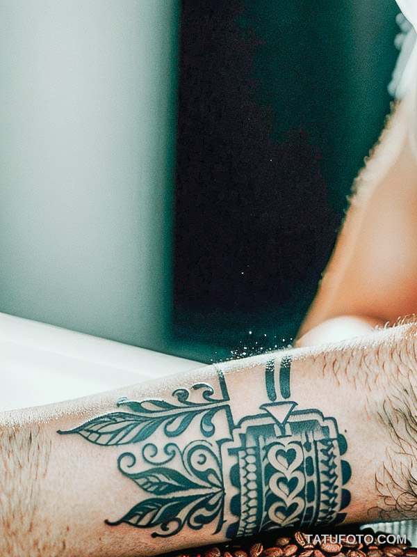 Кулинарные тату шеф-поваров - Detailed tattoo of a steaming coffee cup with beans, tatufoto.com 069