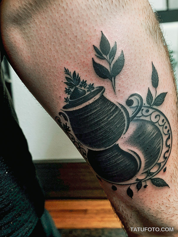 Кулинарные тату шеф-поваров - Elegant sketch of a steaming tea cup with herbs, tatufoto.com 202