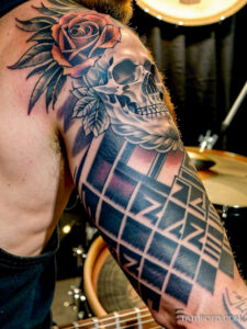 Тату музыкантов - образы людей с музыкальными тату - Musician Tattoos - tatufoto.com -231