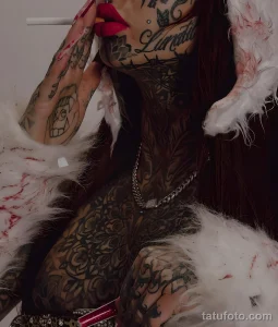 Амбер Люк (@amber__luke) тату модель №04 - tatufoto.com 2025