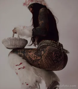 Амбер Люк (@amber__luke) тату модель №05 - tatufoto.com 2025