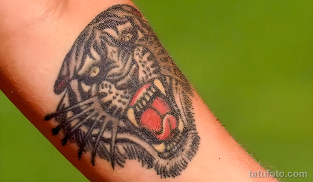 Арина Соболенко и её татуировка тигра фото для новости 2025 №02 - tatufoto.com