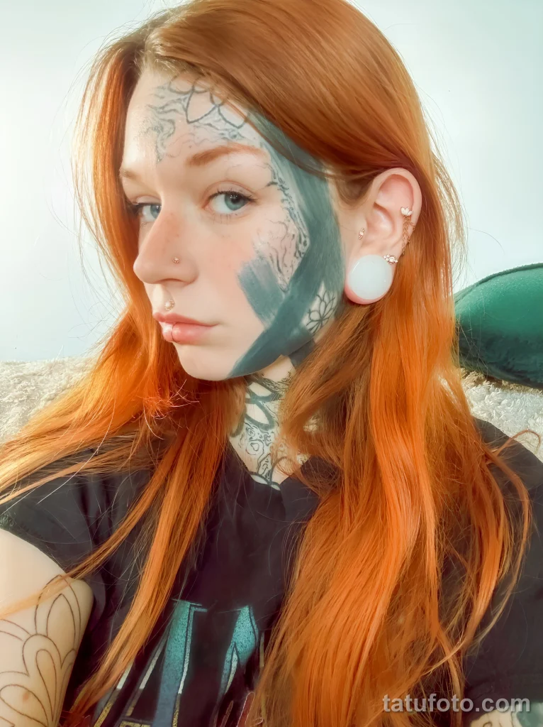 Смелость в чернилах - история девушки с татуировкой на лице №02 - tatufoto.com