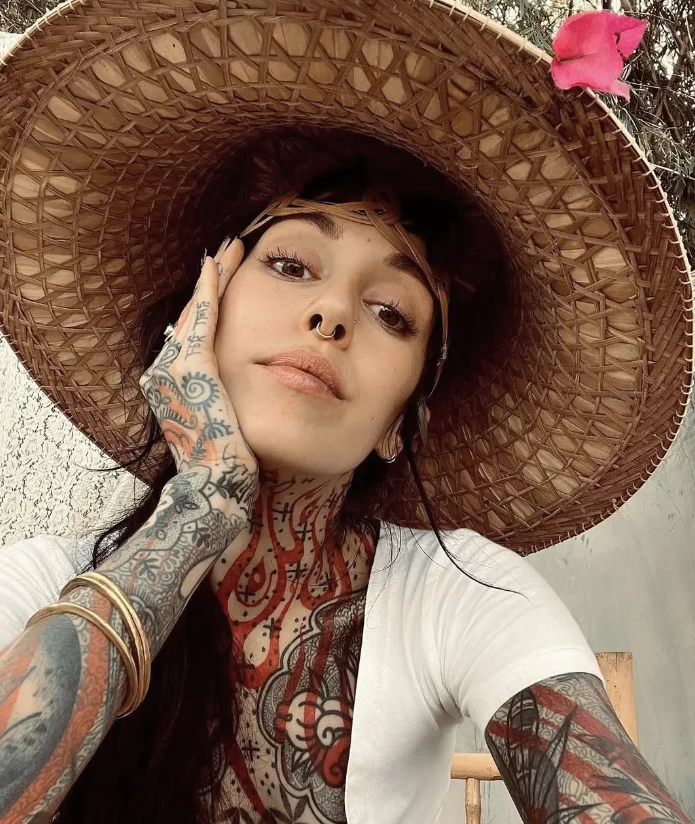Ханна Сноу (@hannahpixiesnow) тату модель №16 - tatufoto.com 2025