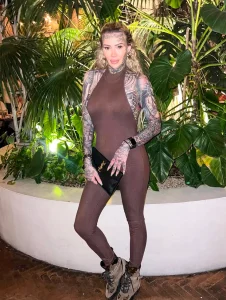 Бекки Холт (@becky_holt__) — самая татуированная девушка - 03 - фото tatufoto.com