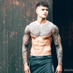 Как тату-стиль покоряет моду- одежда и аксессуары с характеро - 41 - фото tatufoto.com
