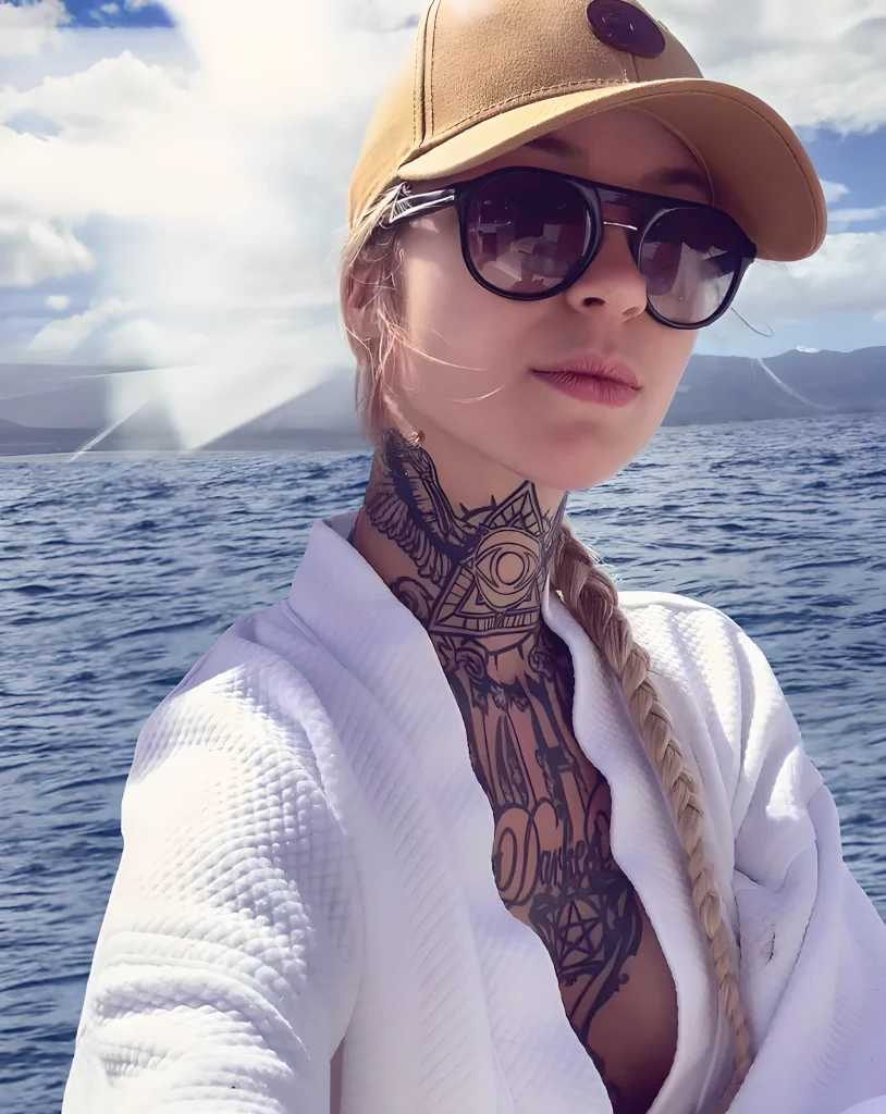Сара Фабел (@sarafabel) — культовая тату-модель - 25 - фото tatufoto.com