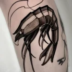 Татуировка с креветкой ко Дню креветок – 10 мая №19 - фото tatufoto.com