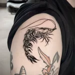 Татуировка с креветкой ко Дню креветок – 10 мая №39 - фото tatufoto.com