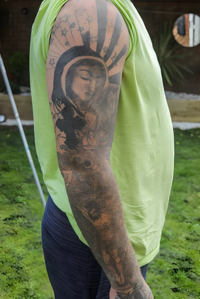 Британский турист с тату на лице выдворен из Дубая- подробнос №12 - фото tatufoto.com