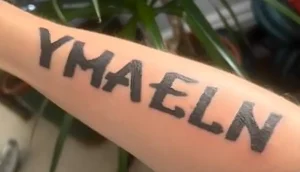 Опечатка в татуировке на валлийском стала вирусной шуткой №01 - фото tatufoto.com