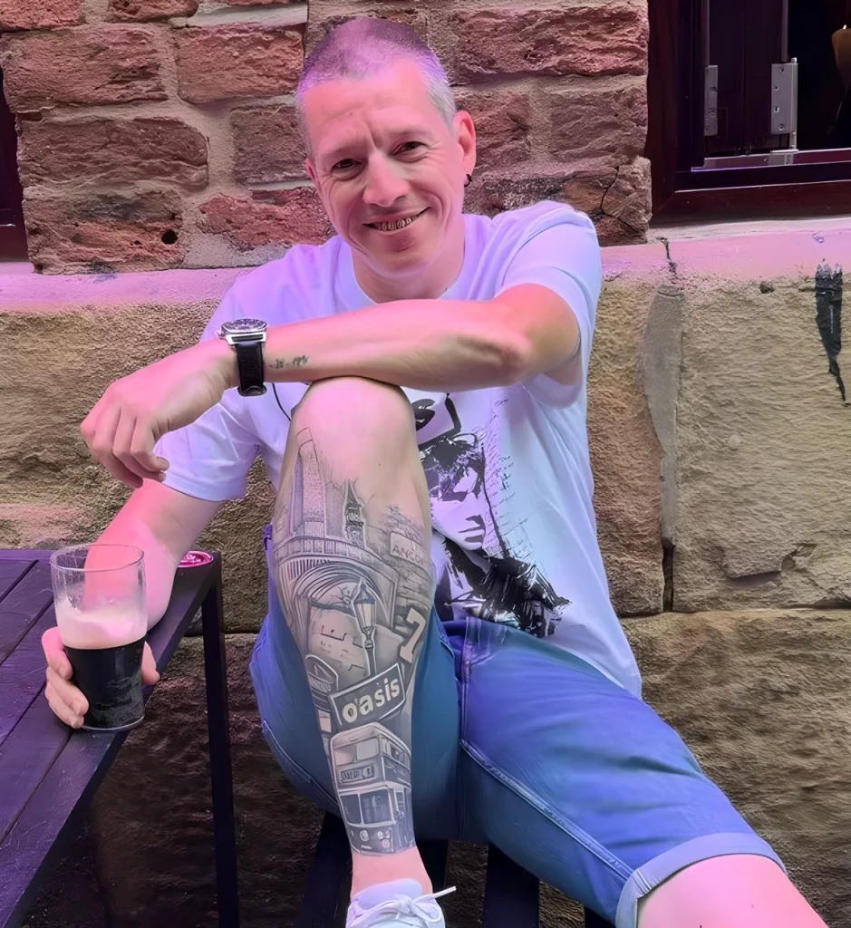 Тату-рукав на ноге в честь Манчестера 2025 №06 - tatufoto.com