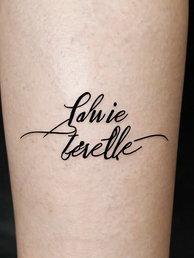 znachenie-tatu-la-vie-est-belle-zhizn-prekrasna-kak-deviz-optimista_stili-tatu-dlya-la-vie-est-belle-ot-minimalizma-do-akvareli
