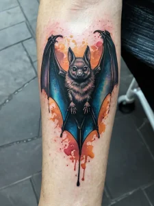 Фотореалистичная татуировка летучей мыши после заживления, демонстрирующая яркость чернил и детализированную текстуру, как пример правильного ухода.