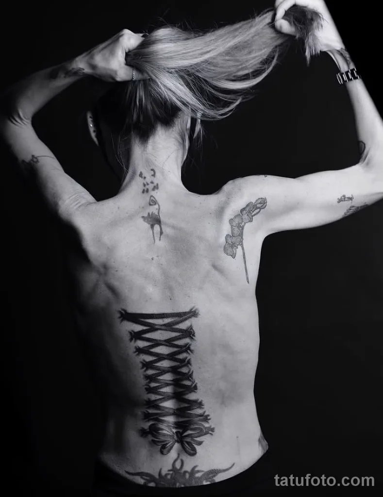Значение тату корсет - пример рисунка тату №69 - tatufoto.com