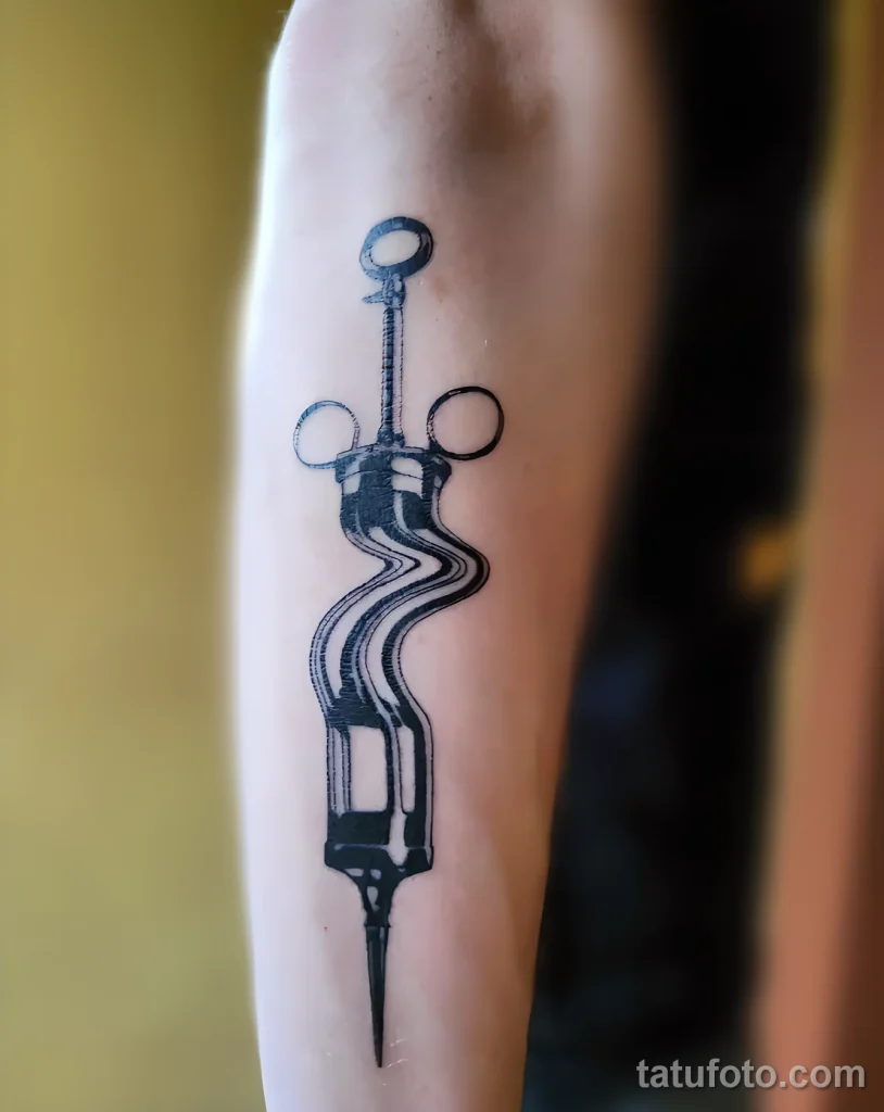 Значение тату шприц - пример рисунка тату №65 - tatufoto.com