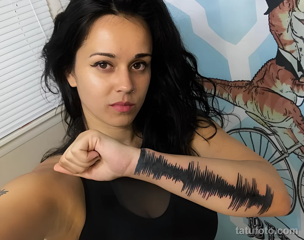 Пример рисунка тату Звуковая волна №14 - tatufoto.com