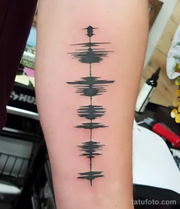 Пример рисунка тату Звуковая волна №15 - tatufoto.com