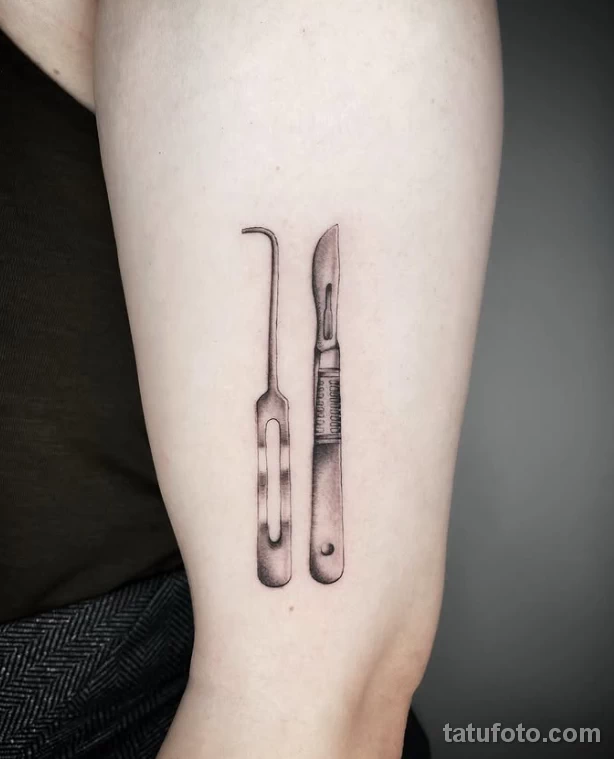 Пример рисунка тату скальпель- для хирурга №14 - tatufoto.com