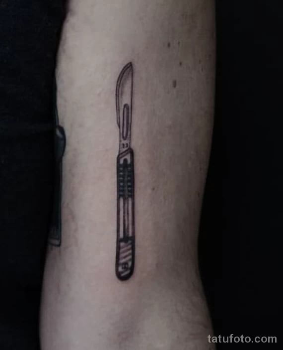 Пример рисунка тату скальпель- для хирурга №17 - tatufoto.com