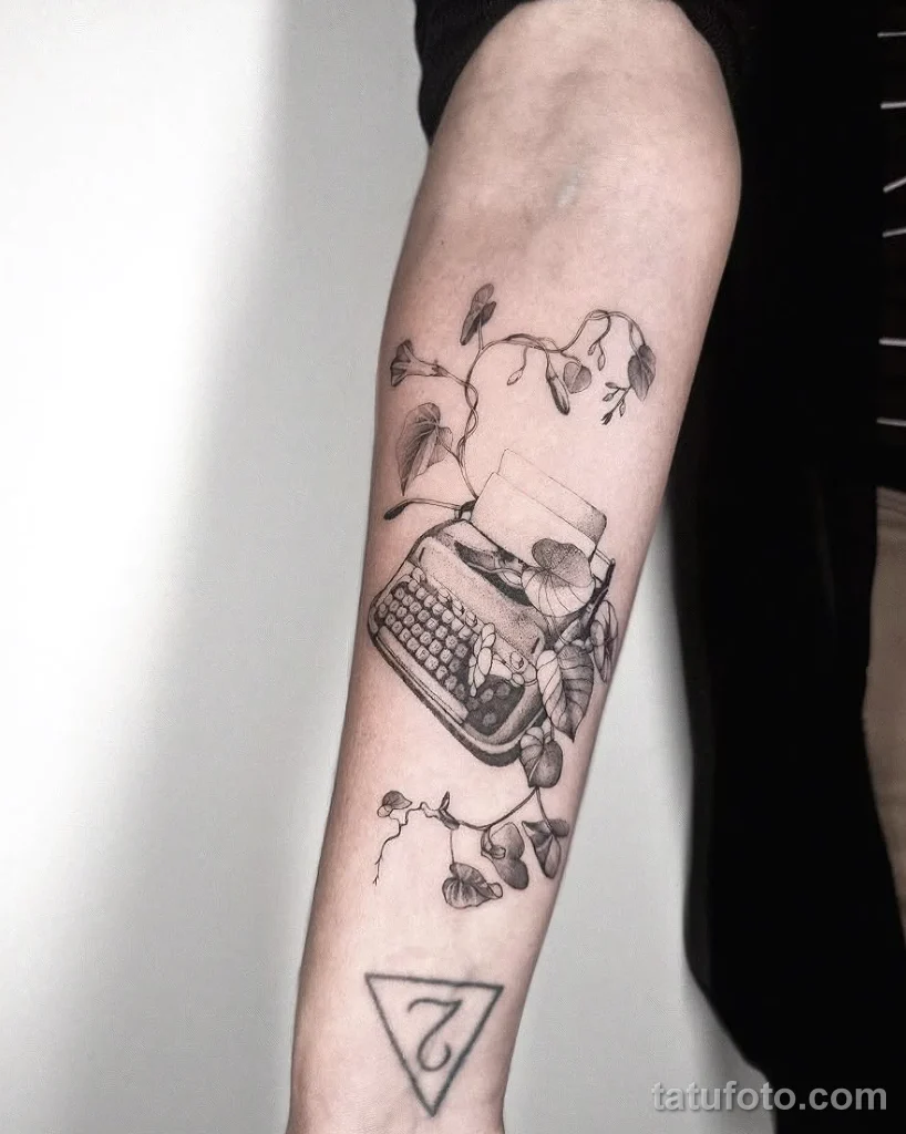 Пример рисунка тату пишущая машинка №06 - tatufoto.com