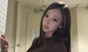 Giselle Aespa posing for a selfie