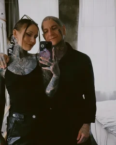 Monami Frost, тату-модель, девушка с татуировками, чикано, блэкворк, татуировки на лице, веганский образ жизни