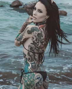 Makani Terror, тату-модель, девушка с татуировками в стиле реализм, татуировки на всю спину, татуировки на тело, хоррор тату, веганство и татуировки
