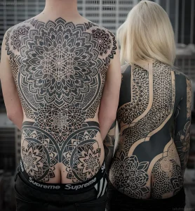 Кори дивайн: сакральная геометрия, blackwork и архитектура тела - изображение 18
