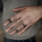 Изображение раздела 'Дополнительное изображение 174' в статье про Тату на пальцах – полное руководство для начинающи