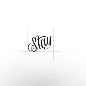 Эскиз татуировки надписи 'Stay' каллиграфическим шрифтом для нанесения на веко, черно-белое изображение.